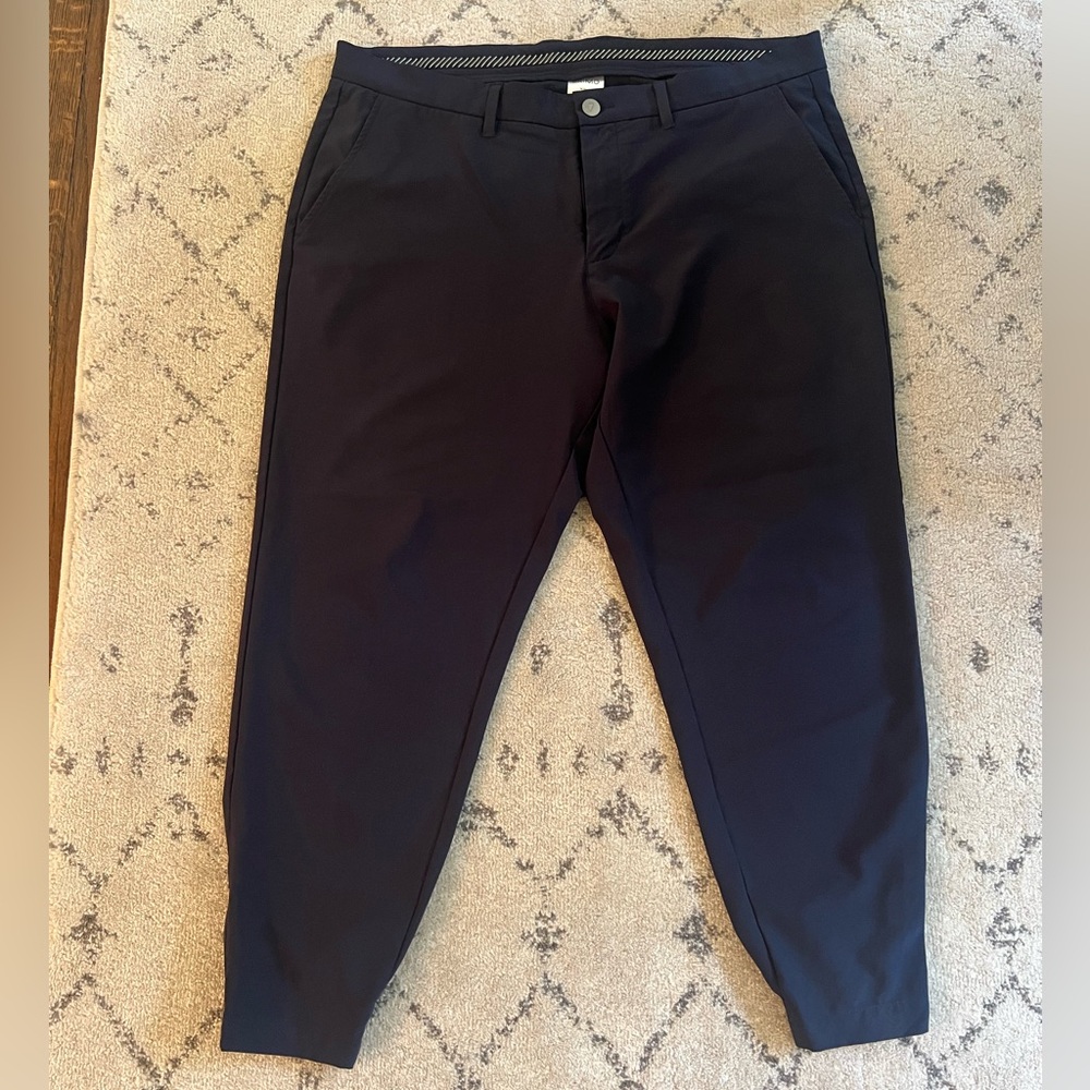 Primo Navy Joggers - Size 38 Short